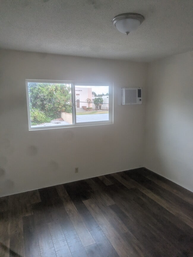 Bedroom 1 - 1311 Lyndon St