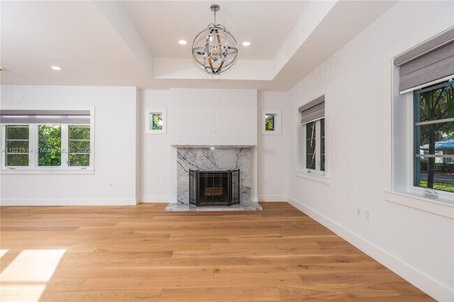 Building Photo - 808 Majorca Ave