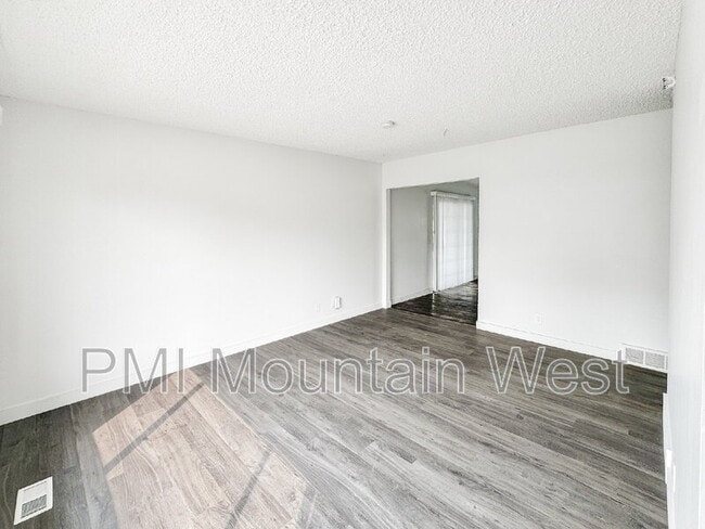 Foto del edificio - 4673 S 1300 E