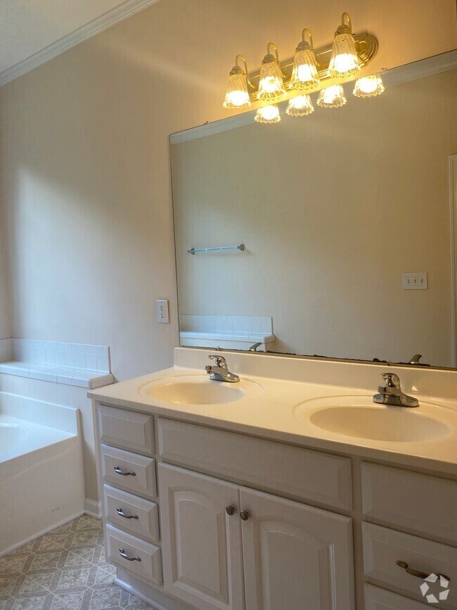 Olde Lexington Gardens Apartments under 2,000 Athens, GA 1 Rentals