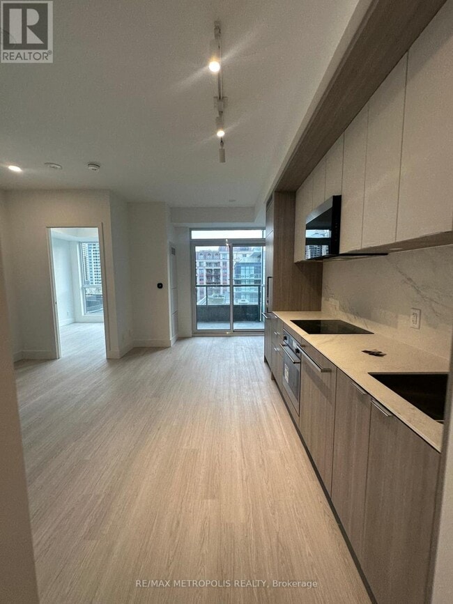 Building Photo - 625-625 Sheppard Ave W