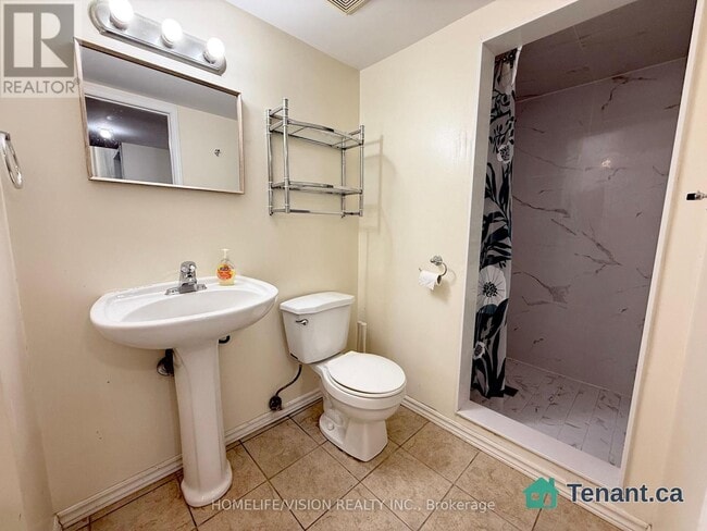 Building Photo - 19 Candlebrook Crescent
