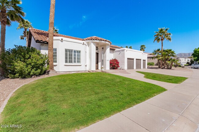 Building Photo - 10178 E Corrine Dr