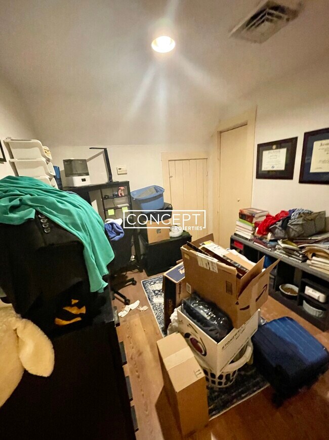 Building Photo - 7 Jay St