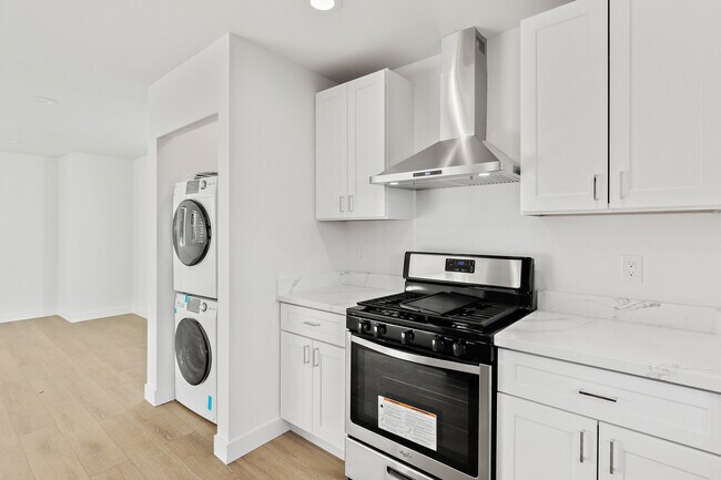 Foto del edificio - 2611 41st Ave SW