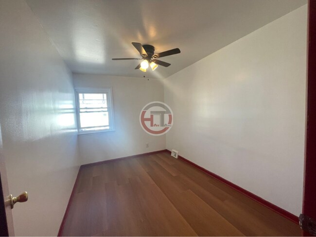 Building Photo - 2420 Maclay Ave