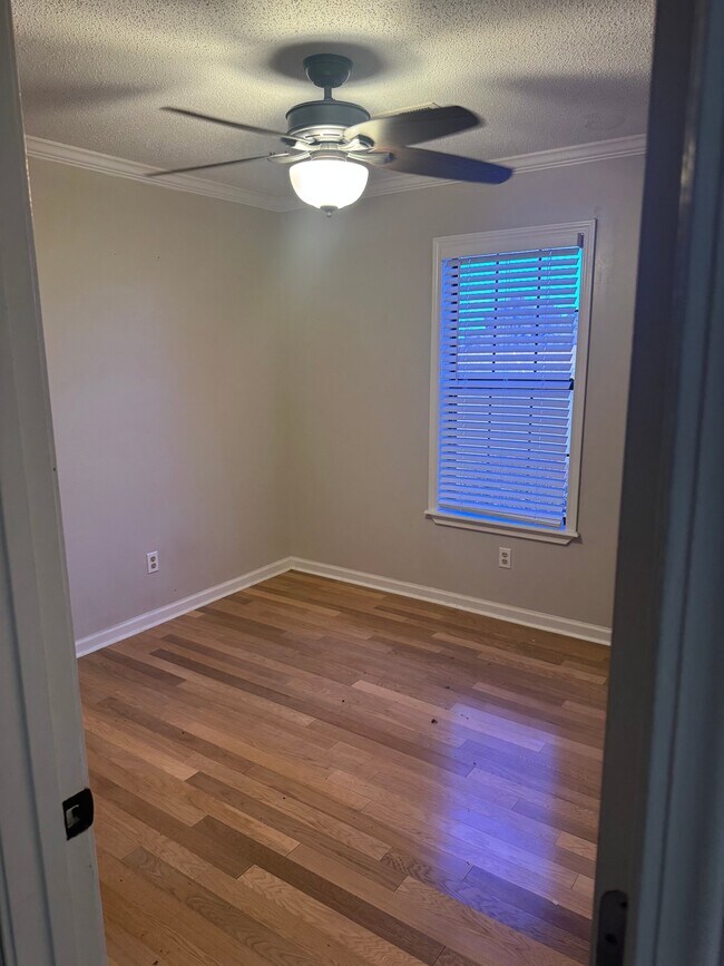 Foto del edificio - 479 Ervin Ln