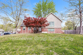 Building Photo - 1707 NW Willowbrook Dr