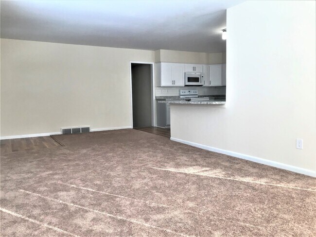 Building Photo - 5257 Irish Ln
