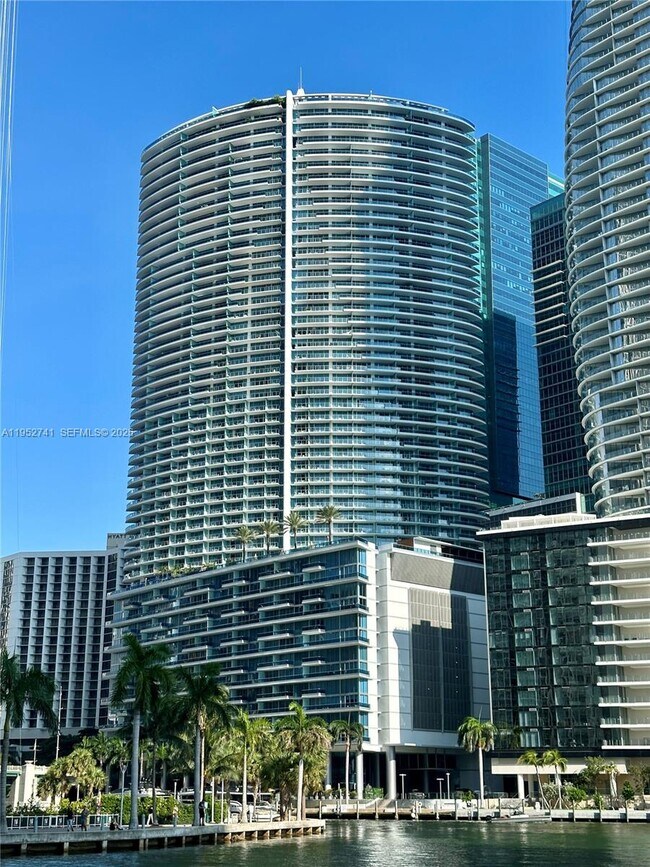Building Photo - 200 Biscayne Blvd Way