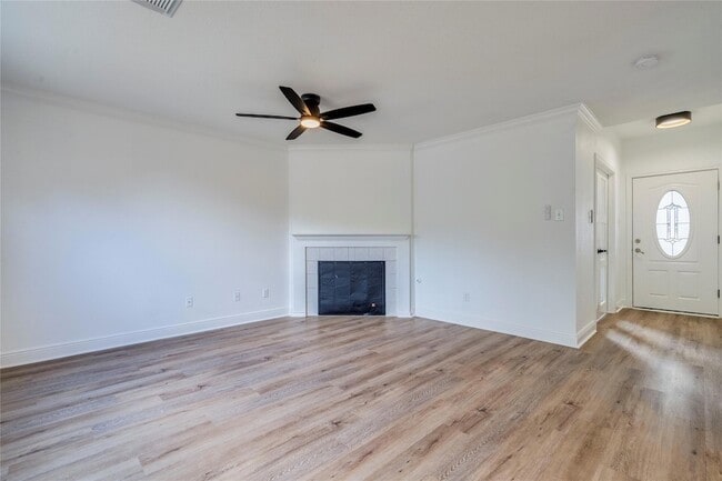 Building Photo - 1106 Hughmont Dr