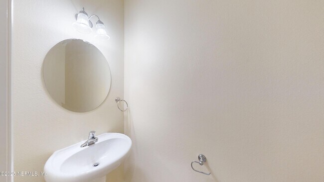 Foto del edificio - 13339 Solar Dr