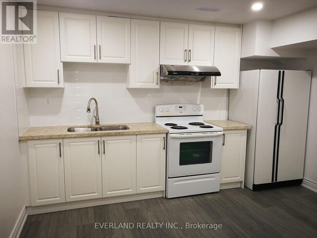 Building Photo - 109 Brookside Rd