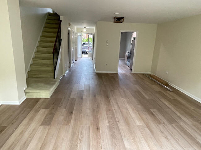 Living Room (Carpet was replaced) - 991 Putnam Blvd