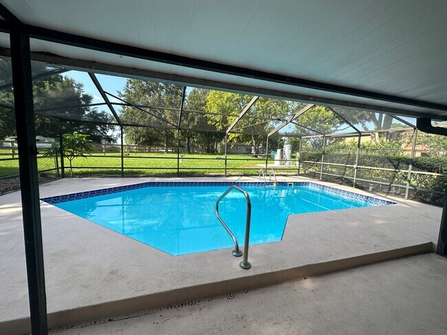 Building Photo - 3 br, 2 bath House - 2190 Belaire Dr