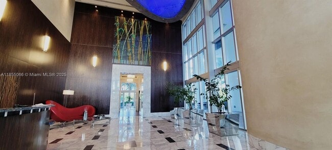 Foto del edificio - 185 SW 7th St