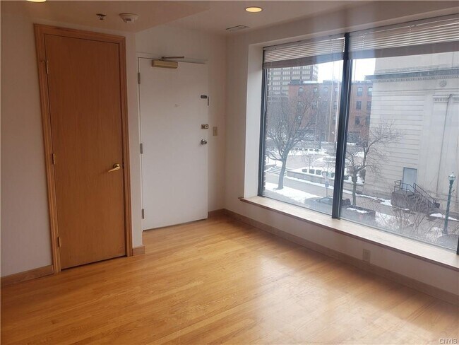 Foto del edificio - 208-212 W Genesee St
