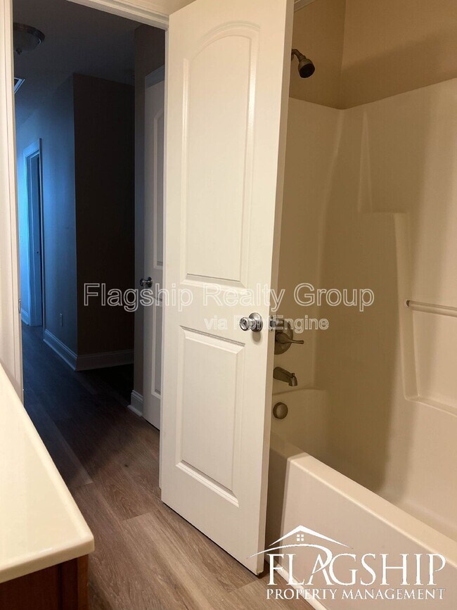 Foto del edificio - 2313 Sadler Dr
