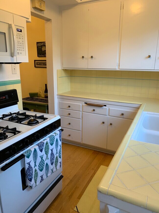 Kitchen - 1616 E Ocean Blvd