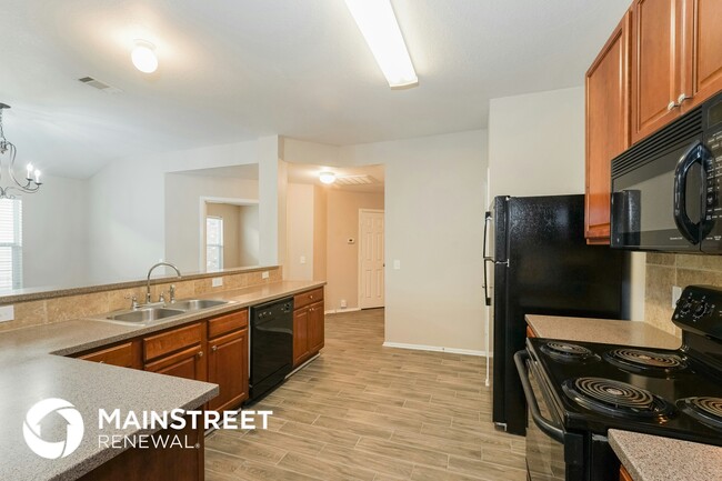 Building Photo - 15755 Cotton Tail Ln