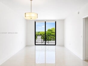 Building Photo - 301 Altara Ave