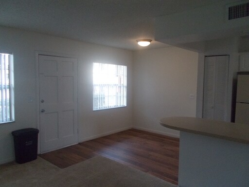 Foto del edificio - 1684 70th St N