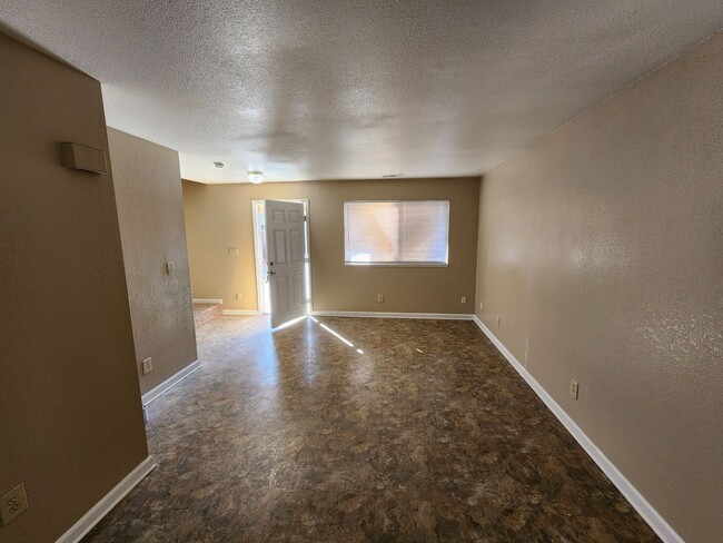 Building Photo - 1425 Eucalyptus Ave