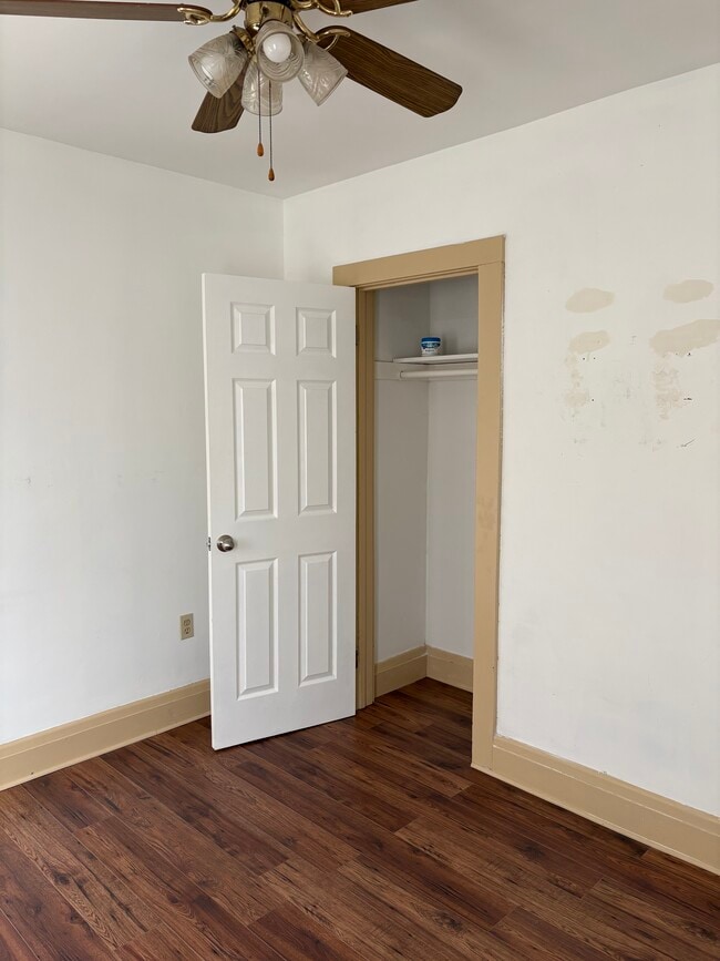 Building Photo - 314 South Ave E