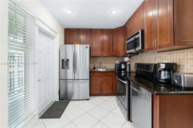 Foto del edificio - 4521 NE 21st Ave