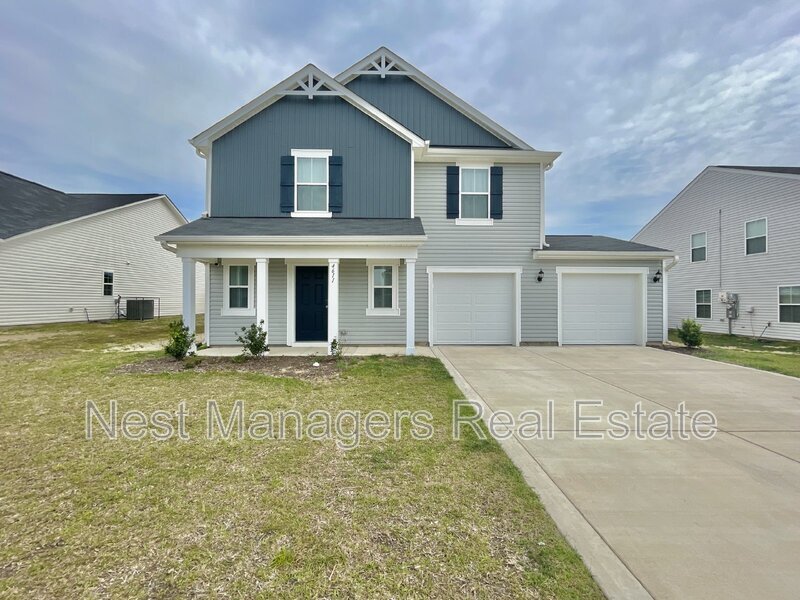 Foto principal - 4611 Revelstroke Rd