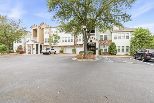 Building Photo - 2801 Chancellorsville Dr