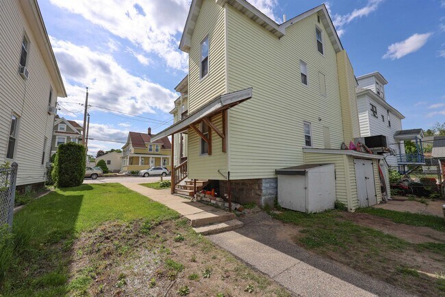 Building Photo - 171 Boutwell St