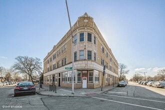 Building Photo - 1729 W 91st St