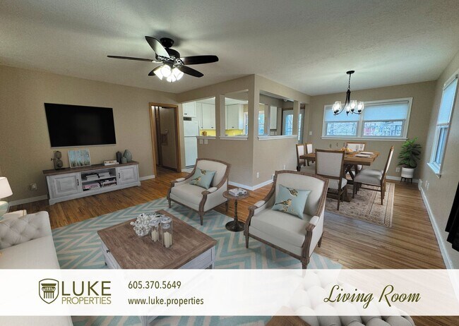 Building Photo - Updated rental home with wonderful hardwoo...