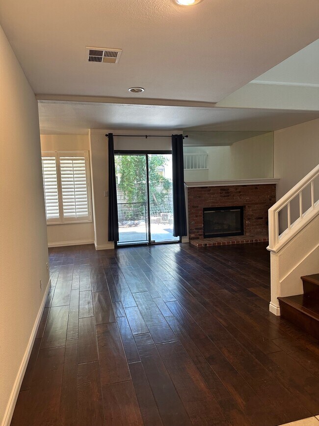 Building Photo - 29723 Strawberry Hill Dr