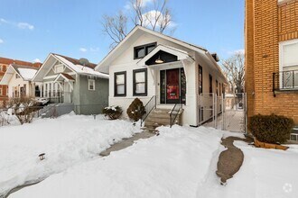 Building Photo - 8950 S Bishop St