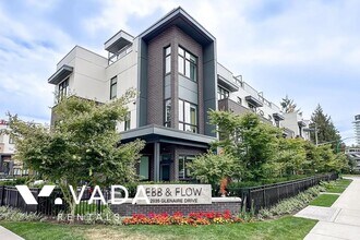 Building Photo - 2035 Glenaire Dr
