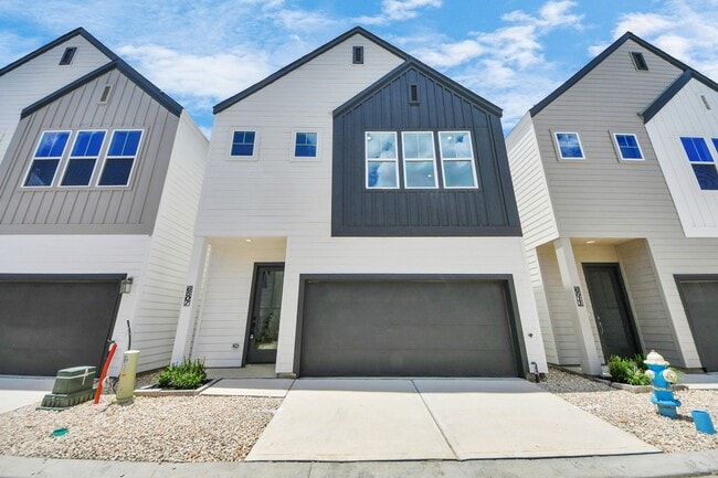 Building Photo - 6523 Tree Branch Dr