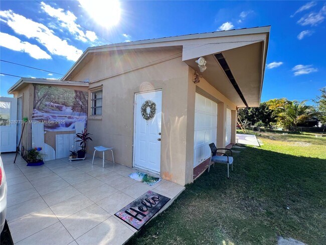 Foto del edificio - 16980 SW 297th St