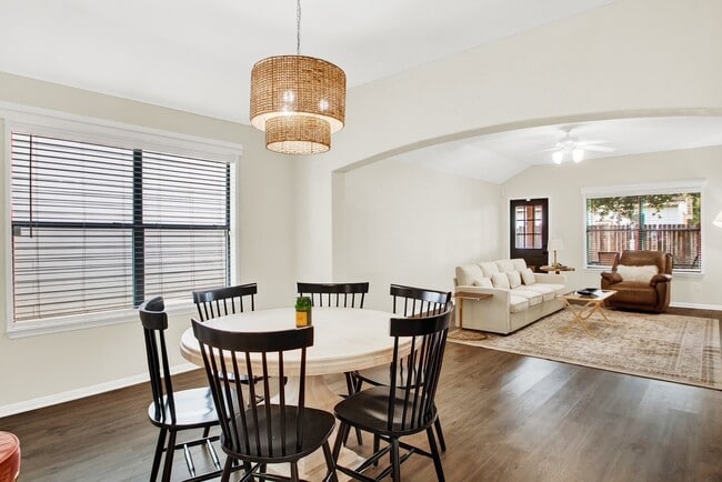 Foto del edificio - 11415 Hemington Dr