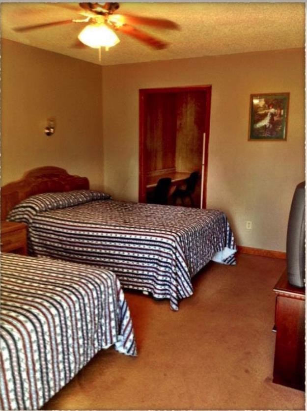 Building Photo - Diamond Country Lodging