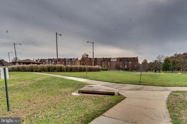 Building Photo - 2817 Jermantown Rd