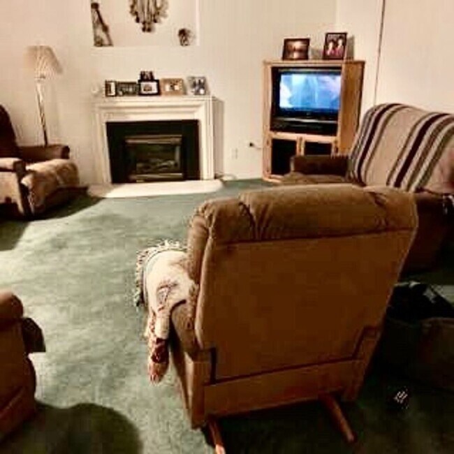 Foto del edificio - 3 br, 2 bath House - 1344 N Haney Ave