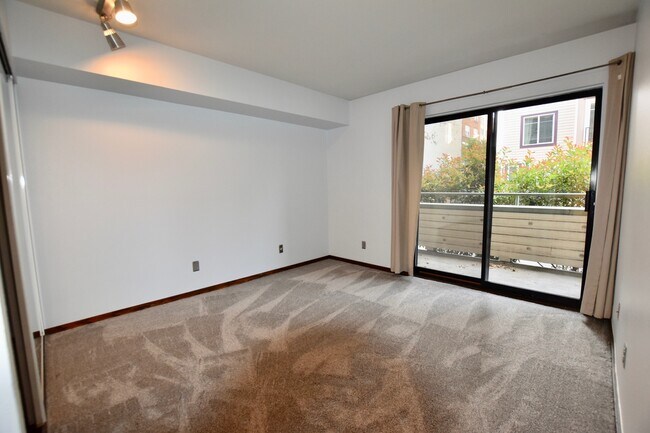 Building Photo - Capitol Hill 1 Bedroom - Fantastic Location!