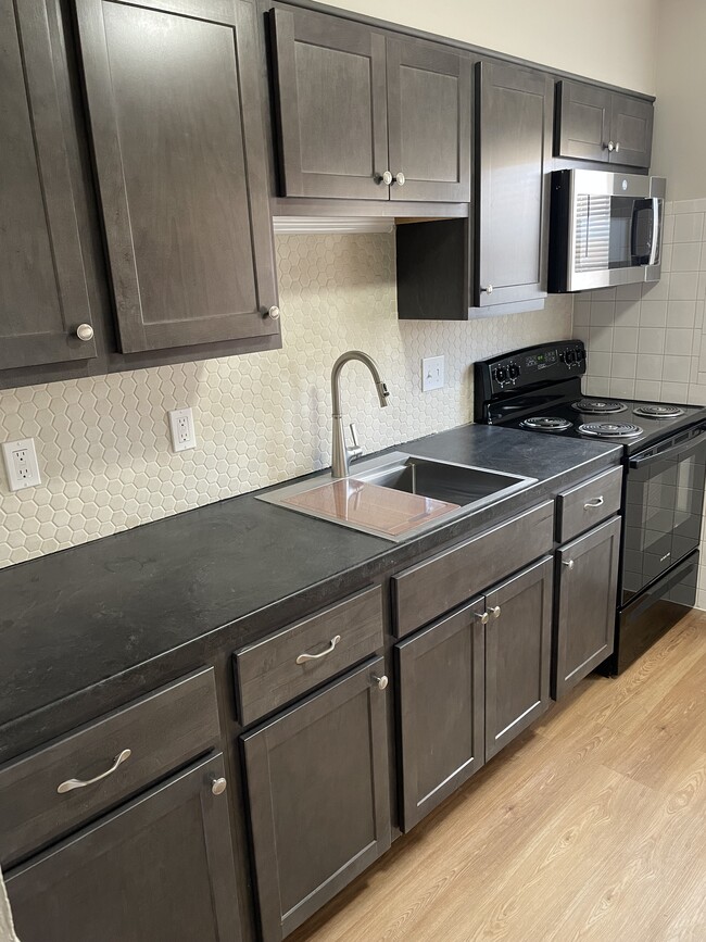 Building Photo - 1285 Mehlview Ct