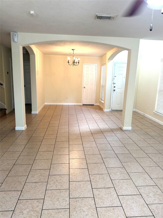 Building Photo - 7822 Winding Creek View