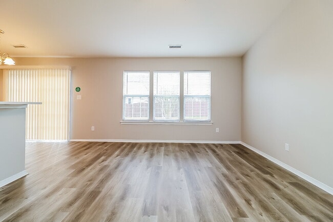 Foto del edificio - 1009 Dewberry Ct