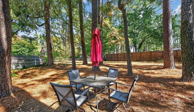 Foto del edificio - Beautiful 4 Bedroom Single Family Home