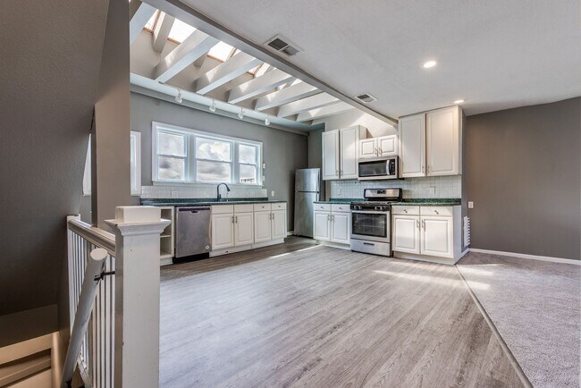 Foto del edificio - 708 E Warrington Ave