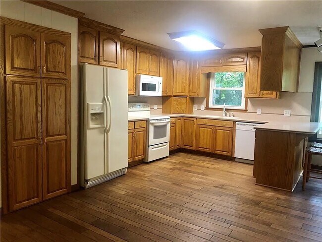 Building Photo - 106 Cardinal Dr
